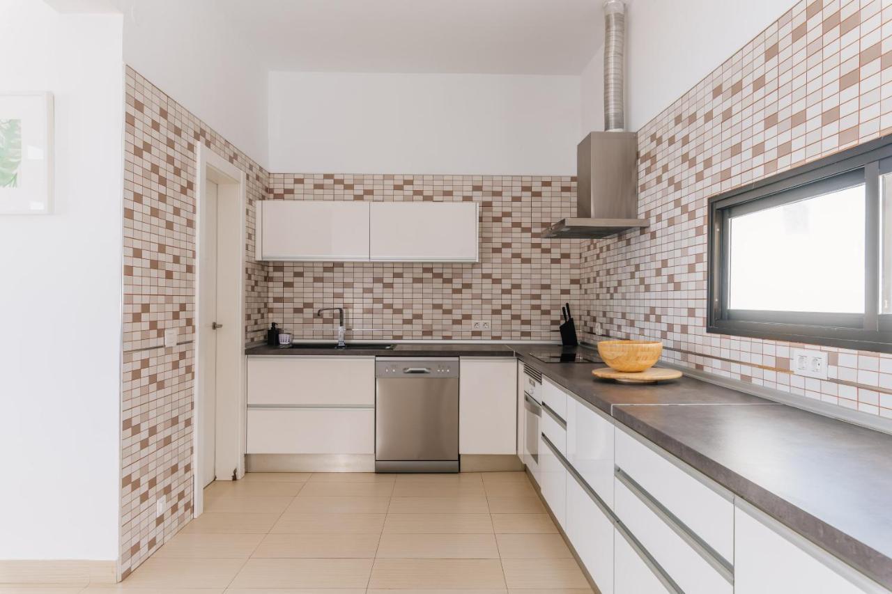 Sunset White Villa - Ocean View, Jakuzzi, Heated Pool, Air-Conditioning, Grill Плая-де-лас-Америкас Экстерьер фото