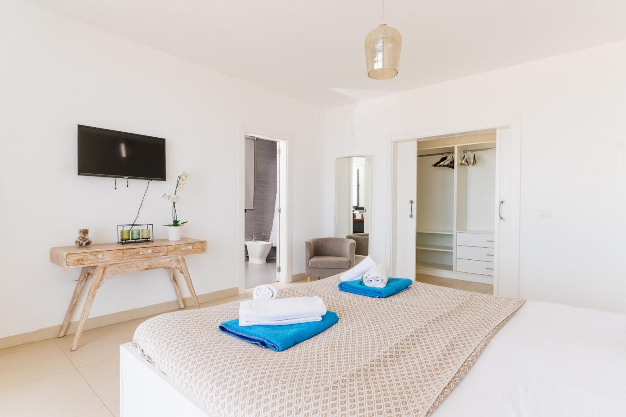 Sunset White Villa - Ocean View, Jakuzzi, Heated Pool, Air-Conditioning, Grill Плая-де-лас-Америкас Экстерьер фото