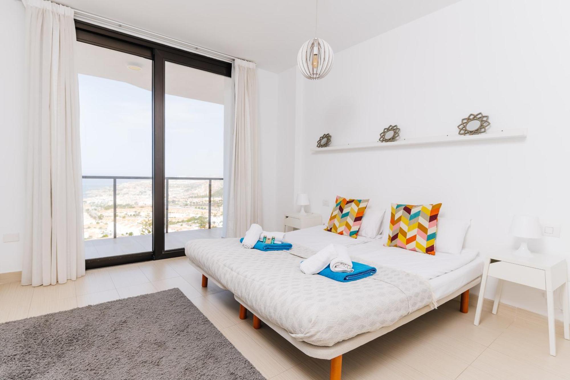 Sunset White Villa - Ocean View, Jakuzzi, Heated Pool, Air-Conditioning, Grill Плая-де-лас-Америкас Экстерьер фото